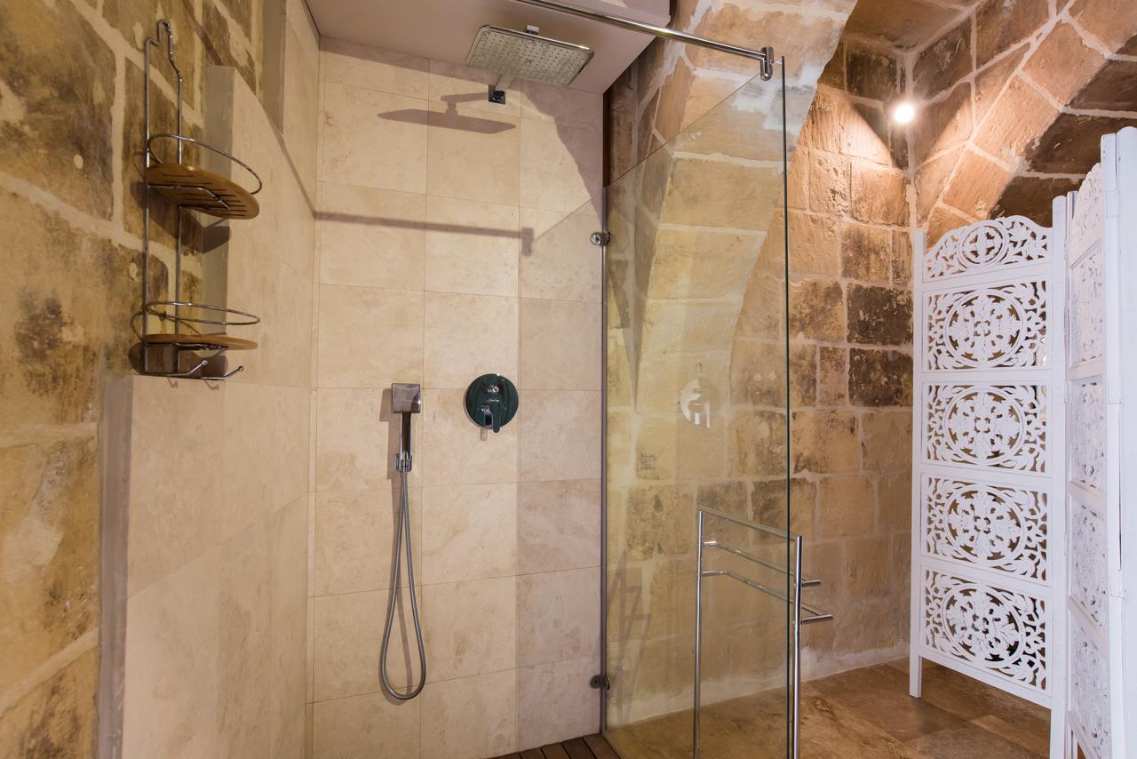 1 Bedroom Heritage Apartment Валлетта Екстер'єр фото